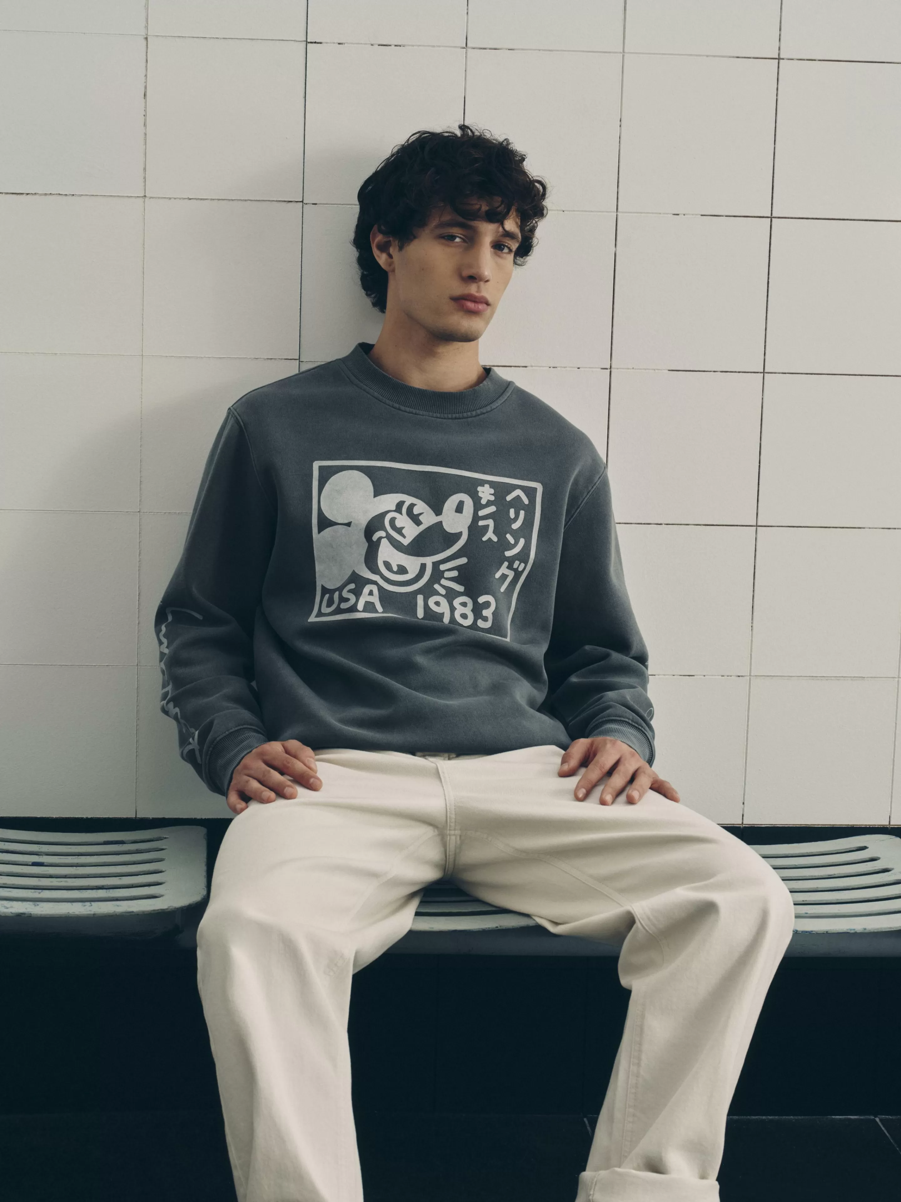 Camisolas E T-Shirts Com Estampado Gráfico | Camisolas Com E Sem Capuz*Primark Camisola Lavagem ácida Disney Mickey Mouse X Keith Haring Cinzento