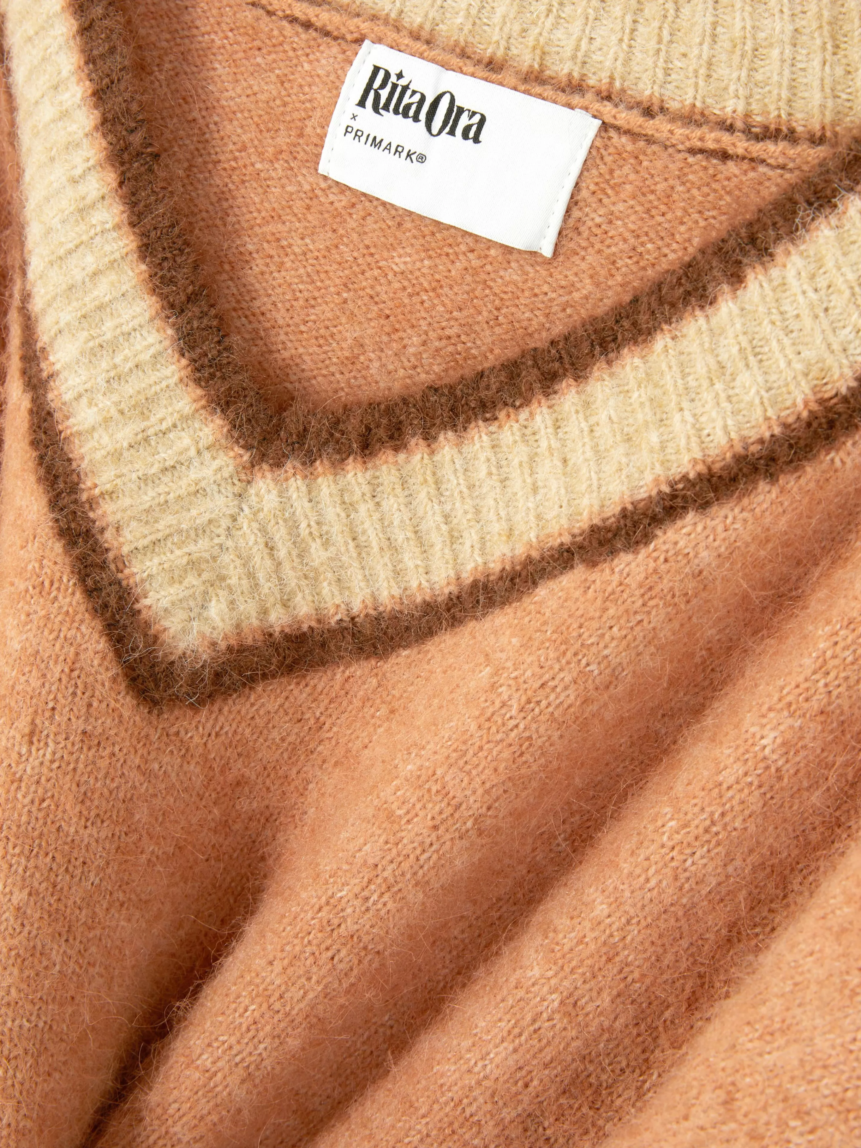 Agasalhos Inverno | Camisolas E Casacos De Malha*Primark Camisola Malha Decote V Estilo Vintage Rita Ora Pêssego