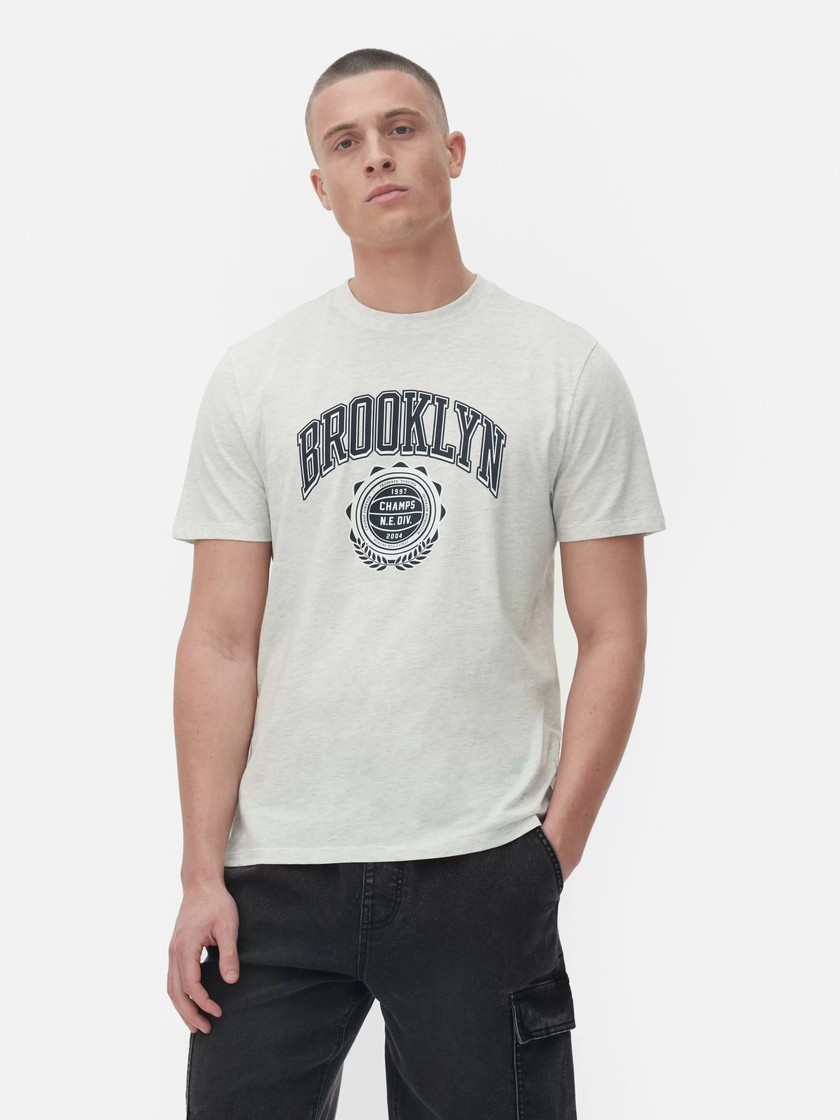 Tops E T-Shirts*Primark T-shirt Manga Curta Brooklyn Cinzento