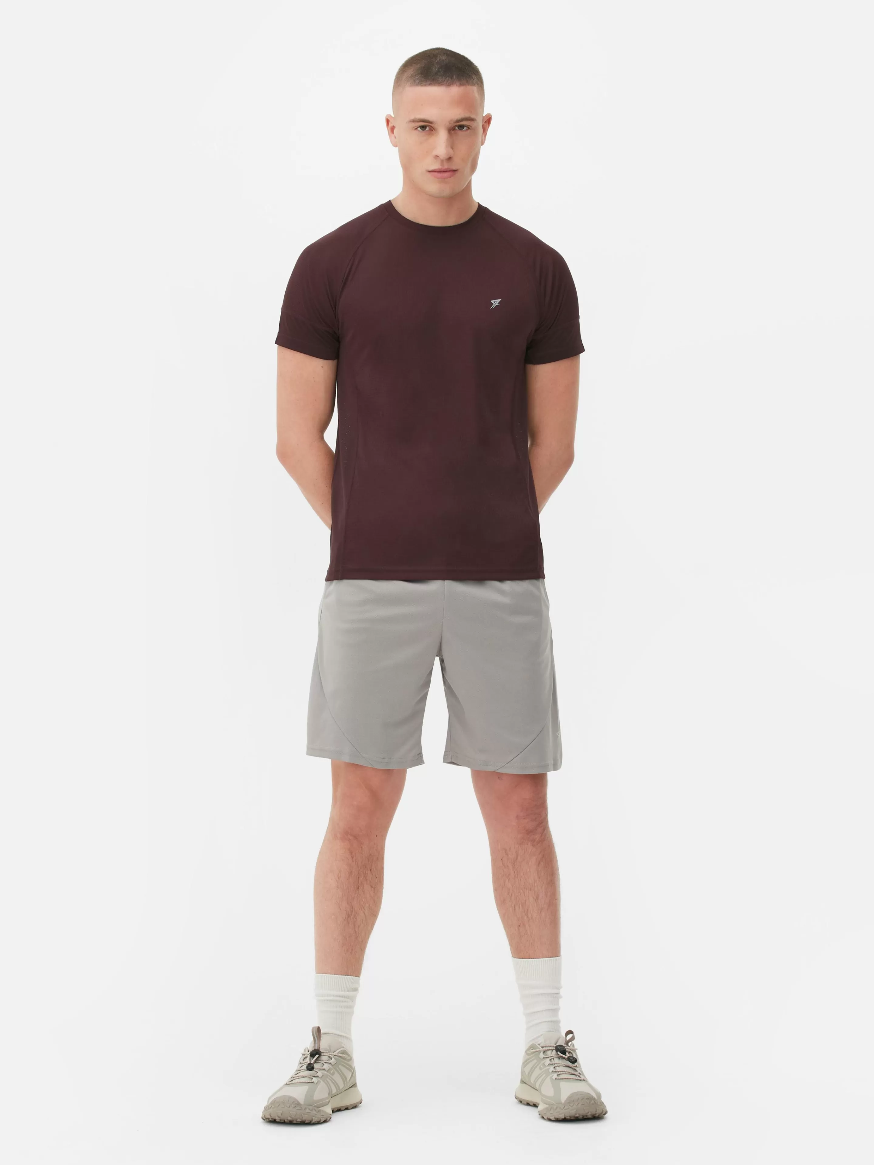 Roupa De Desporto*Primark T-shirt Manga Curta Desempenho Cor de vinho